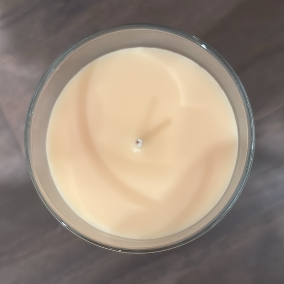 Yankee Candle Vanilla Cupcake,one wick Sweet/Spicy,Batter,Chocolate,sugar,cocoa - Picture 3 of 4